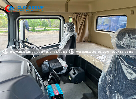 SHACMAN X3000 10m³ Asphalt Distributor Truck Precise Asphalt Spreading For Road Maintenance