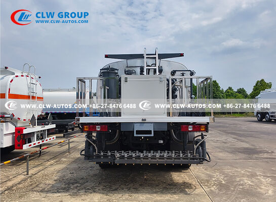 SHACMAN X3000 10m³ Asphalt Distributor Truck Precise Asphalt Spreading For Road Maintenance