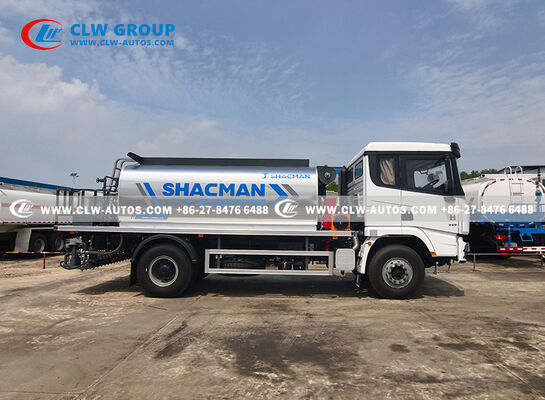 SHACMAN X3000 10m³ Asphalt Distributor Truck Precise Asphalt Spreading For Road Maintenance