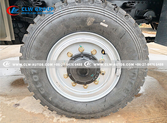 Dongfeng 4x4 Off-Road Personnel Carrier Truck 26 seats
