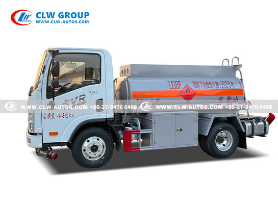 FAW Jiefang Tiger VR 4x2 2,200L Mini Fuel Tanker with 95-130HP Diesel Engine and Anti-Corrosion Coating