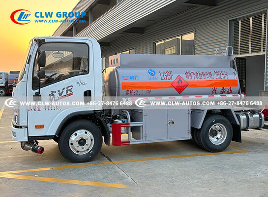 FAW Jiefang Tiger VR 4x2 2,200L Mini Fuel Tanker with 95-130HP Diesel Engine and Anti-Corrosion Coating